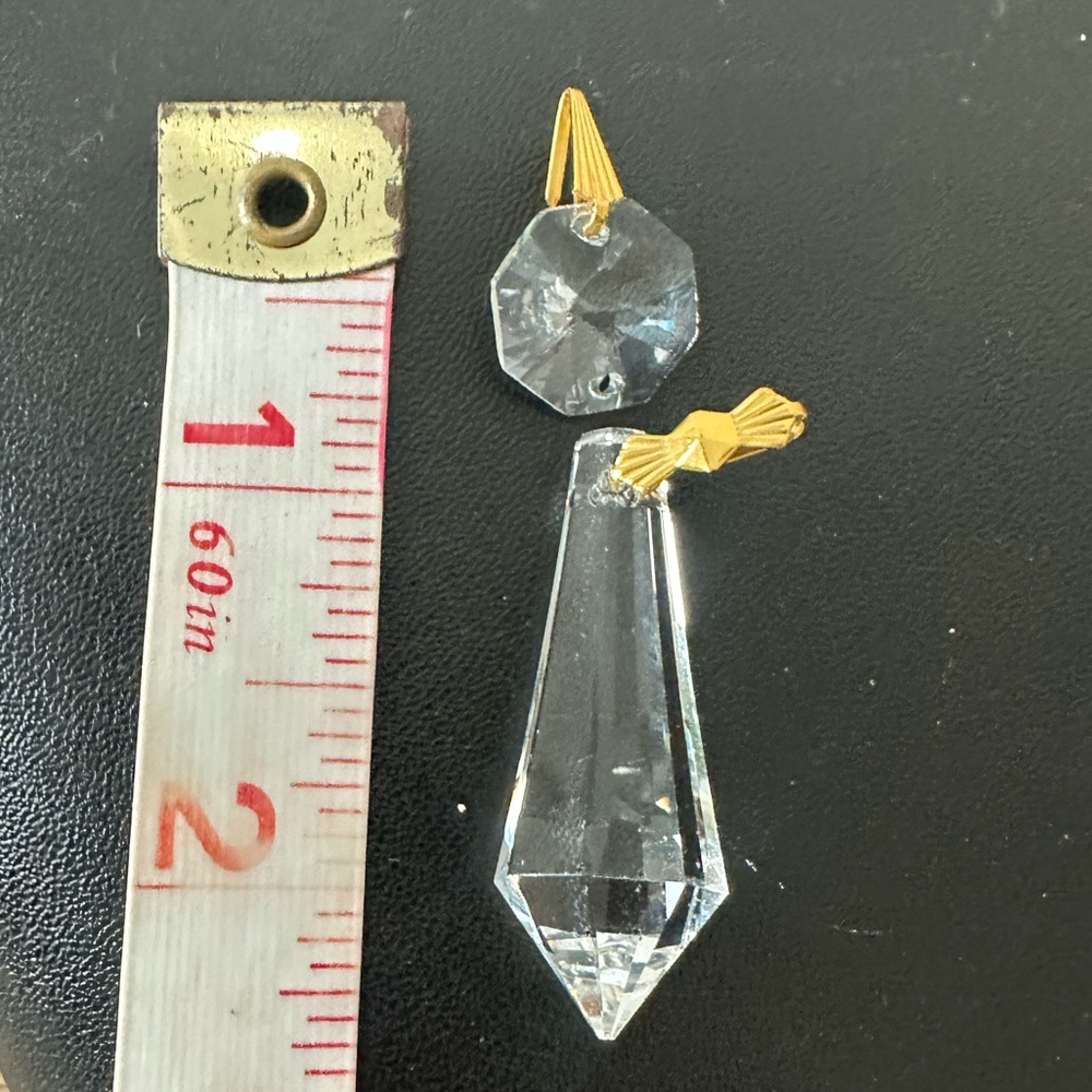 Vintage Chandelier prisms - Picture 2 of 4